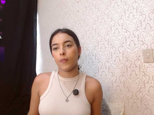Annyrosse00 live cam on BongaCams