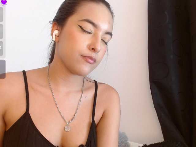 Annyrosse00 live cam on BongaCams