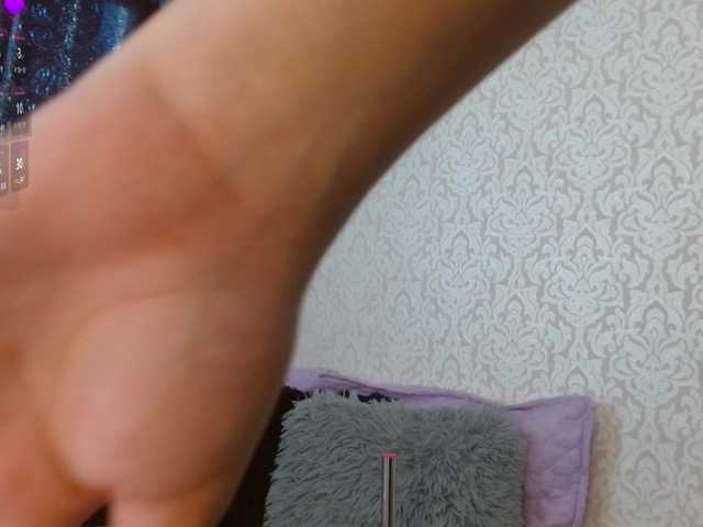 Annyrosse00 live cam on BongaCams