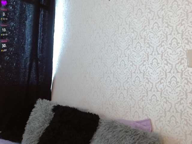 Annyrosse00 live cam on BongaCams