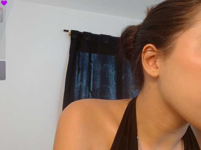 Annyrosse00 live cam on BongaCams