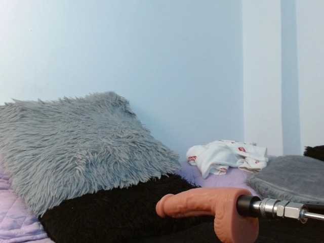 Annyrosse00 live cam on BongaCams