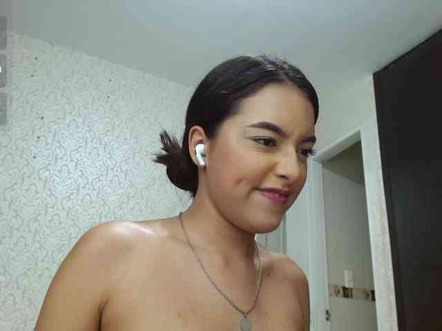 Annyrosse00 webcam