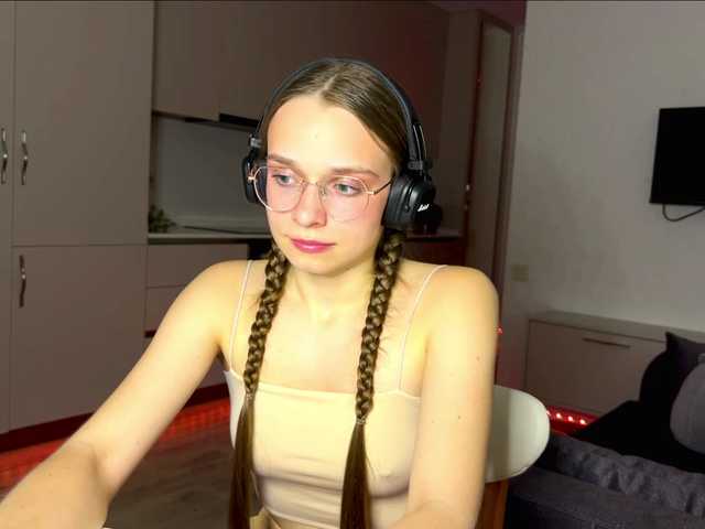 AmyYammy live cam on BongaCams