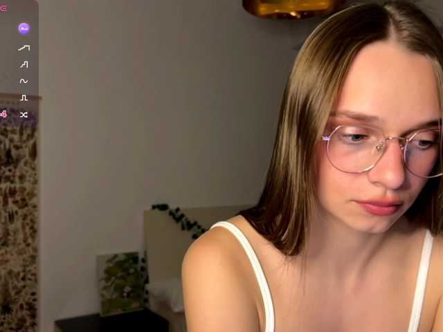 AmyYammy live cam on BongaCams