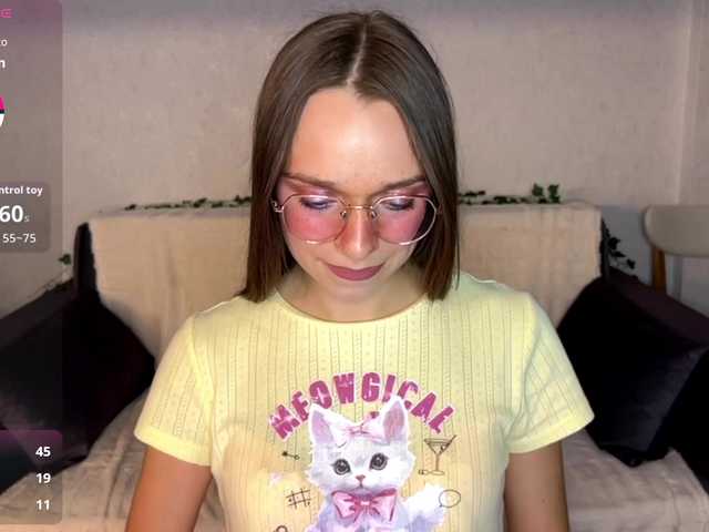 AmyYammy live cam on BongaCams