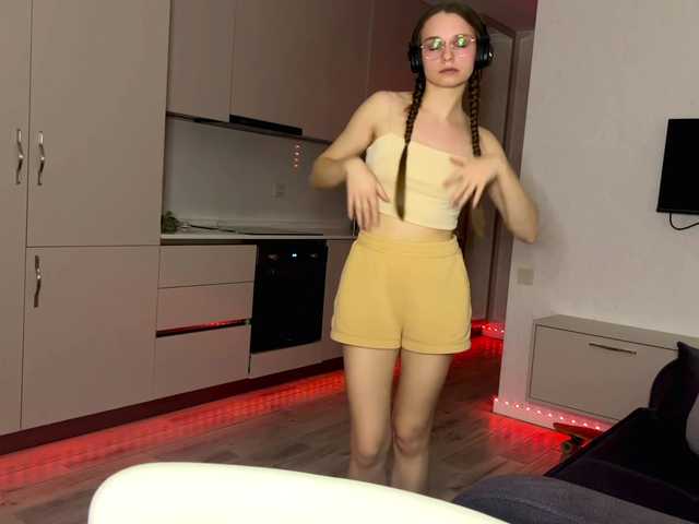 AmyYammy live cam on BongaCams