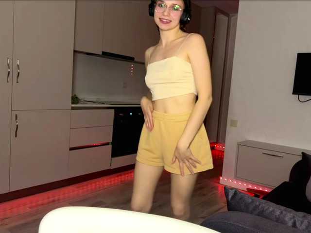 AmyYammy live cam on BongaCams