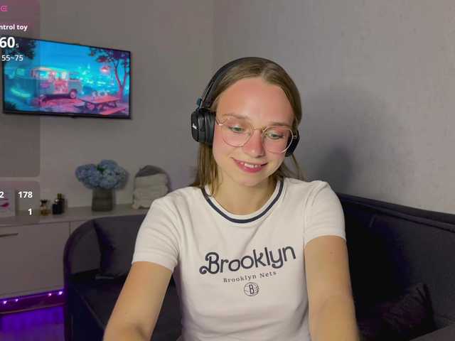 AmyYammy live cam on BongaCams