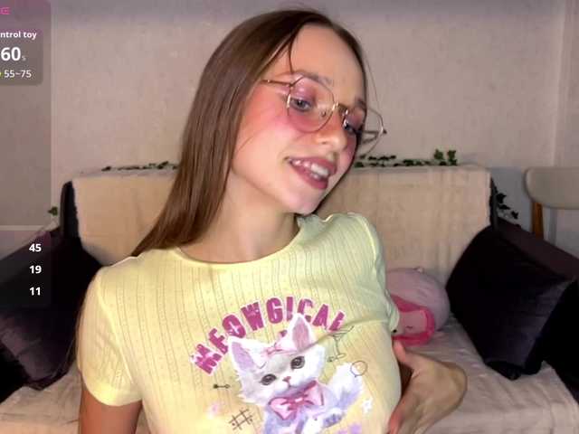 AmyYammy live cam on BongaCams