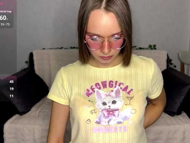 AmyYammy live cam on BongaCams