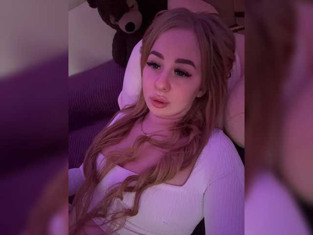 Miss-Etikaa live cam preview