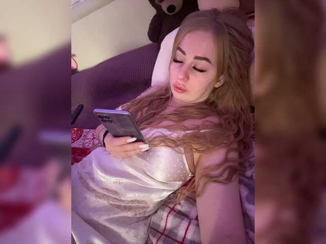 Miss-Etikaa live cam preview