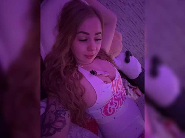 Miss-Etikaa live cam on BongaCams