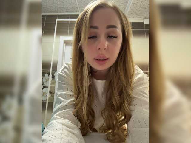 le modèle Miss-Etikaa est en webcam porno dans un show sur le site bongacams, il possède les tags suivants: White/Caucasian,Blonde,Shaved