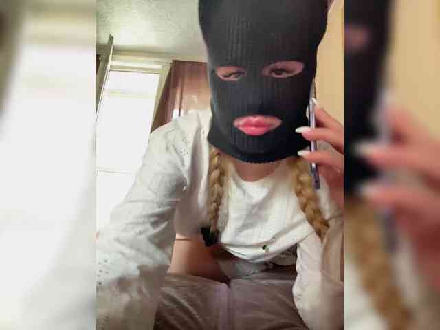 Black-Etika webcam