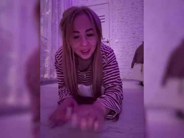 Miss-Etikaa webcam