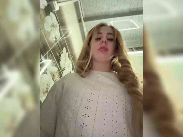Miss-Etikaa webcam