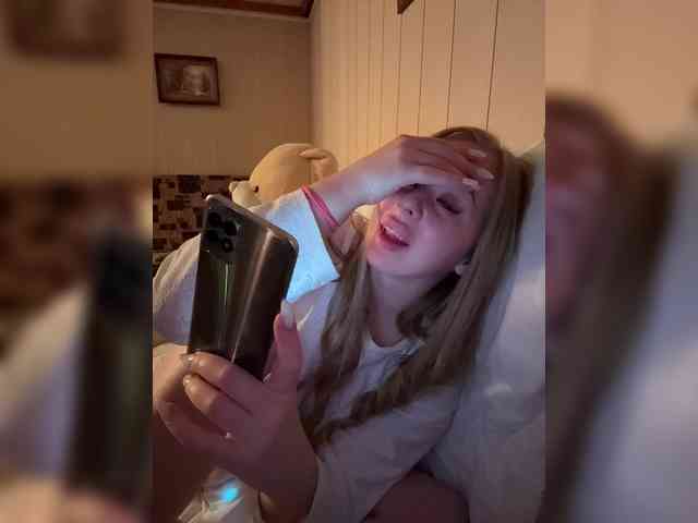 Miss-Etikaa webcam