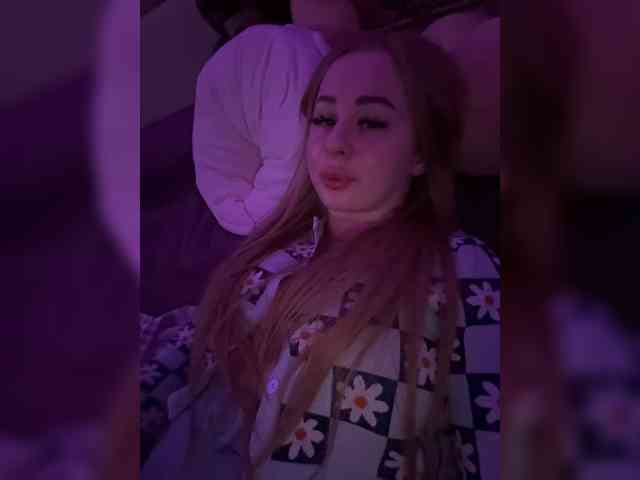 Miss-Etikaa webcam