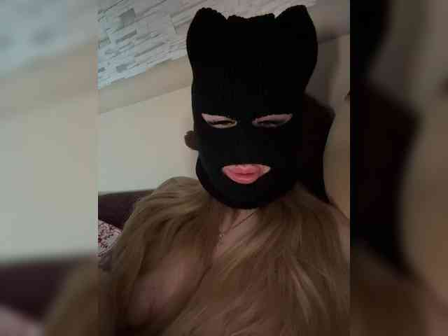 Black-Etika webcam