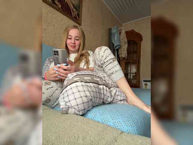 Miss-Etikaa webcam