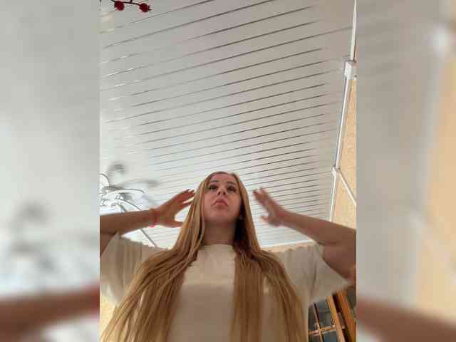 Miss-Etikaa webcam