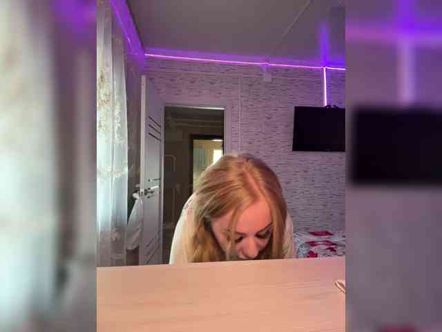 Miss-Etikaa webcam