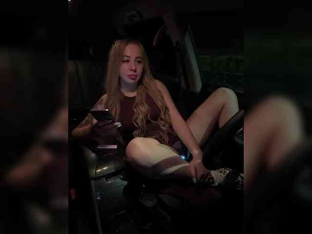 Miss-Etikaa webcam