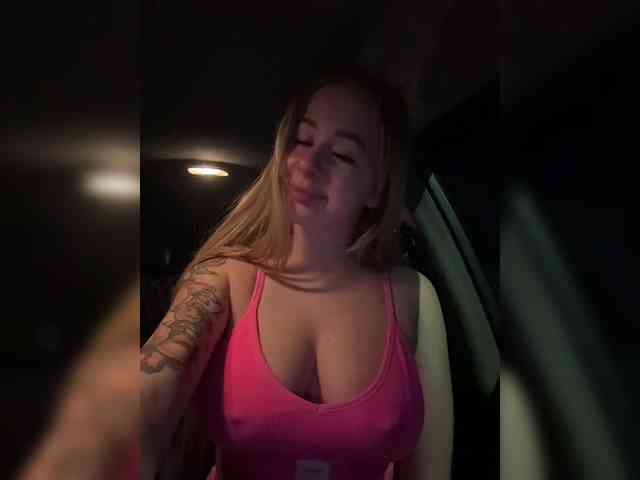 Miss-Etikaa webcam