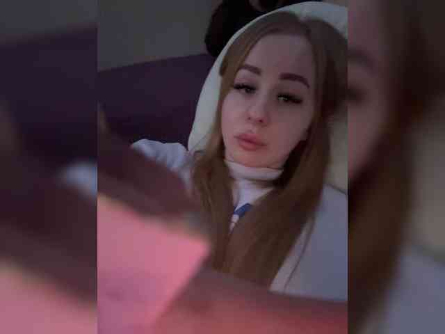 Miss-Etikaa webcam