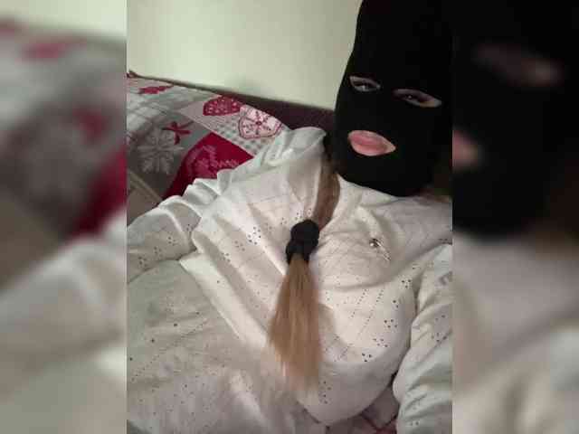 Black-Etika webcam