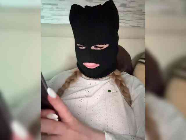 Black-Etika webcam