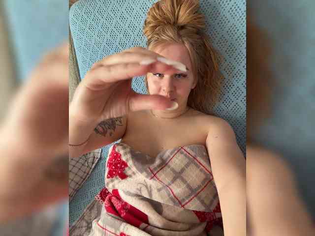 Miss-Etikaa webcam