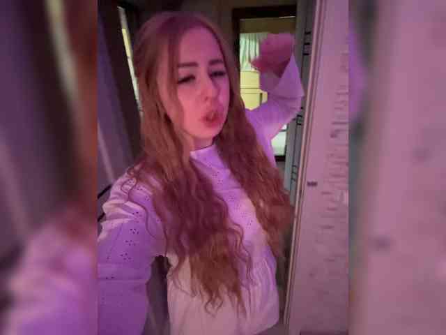 Miss-Etikaa webcam