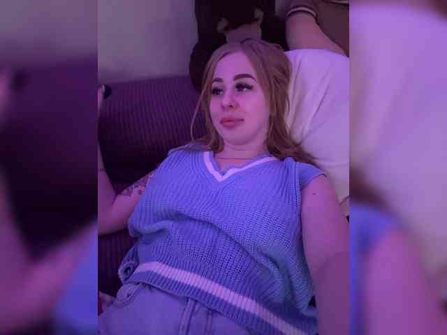 Miss-Etikaa webcam