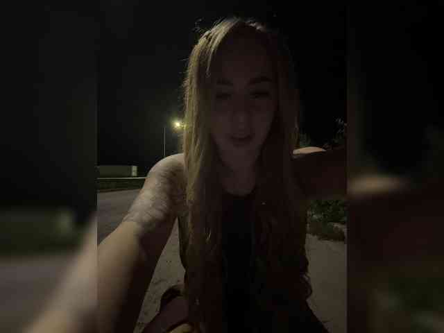 Miss-Etikaa webcam