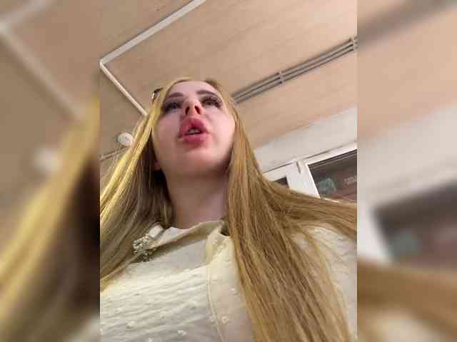 Miss-Etikaa webcam