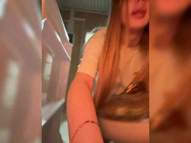 Miss-Etikaa webcam