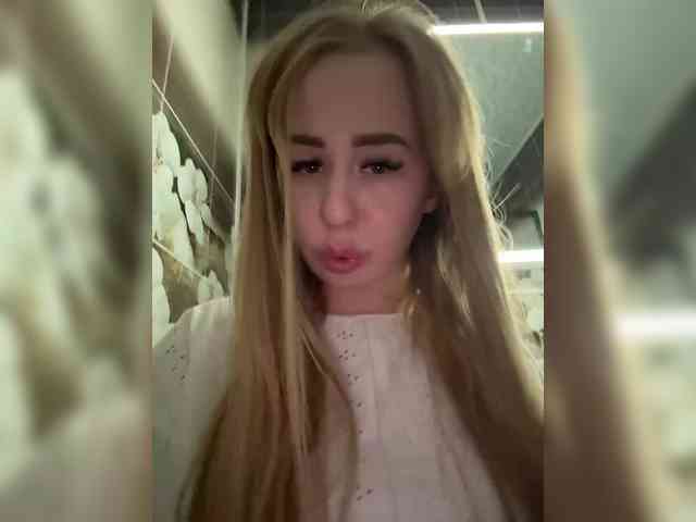 Miss-Etikaa webcam