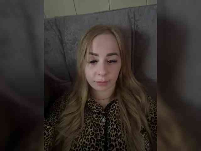 Miss-Etikaa webcam