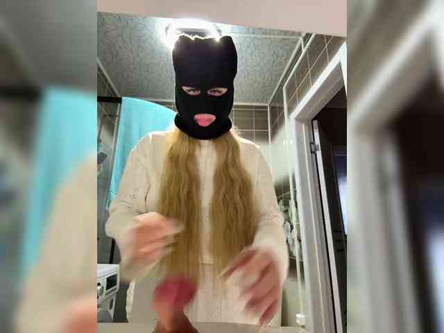 Black-Etika webcam