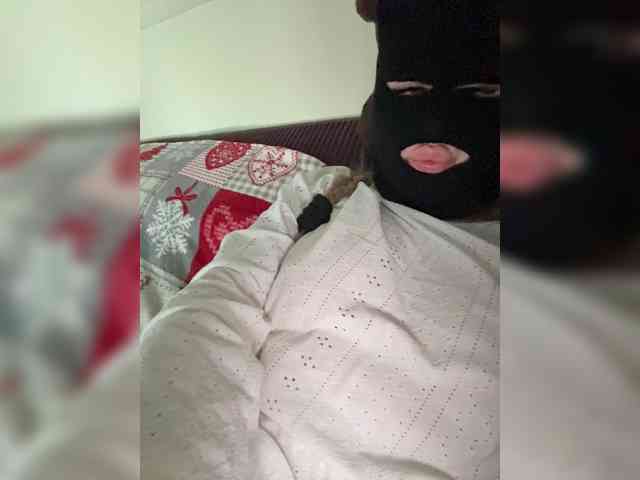 Black-Etika webcam