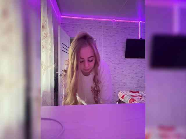 Miss-Etikaa webcam