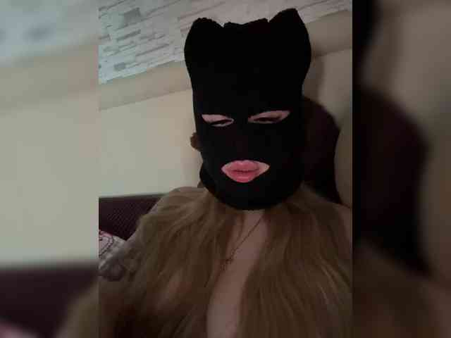 Black-Etika webcam