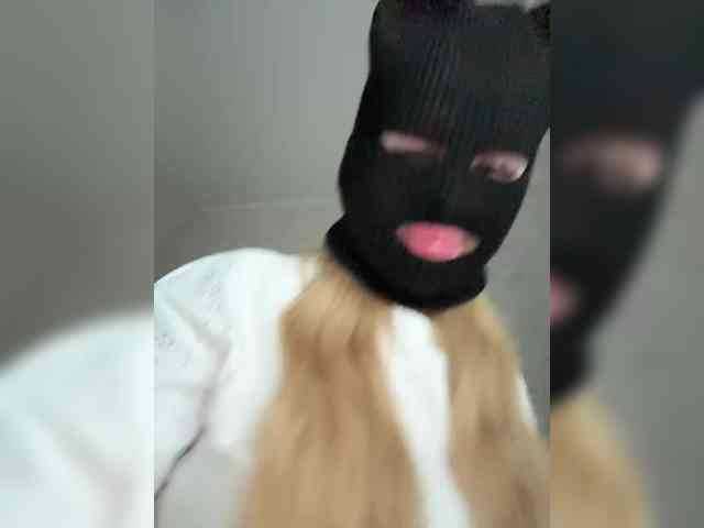 Black-Etika webcam