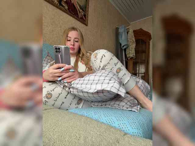 Miss-Etikaa webcam