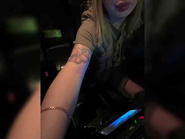 Miss-Etikaa webcam