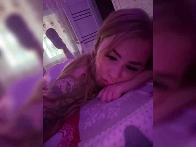 Miss-Etikaa webcam