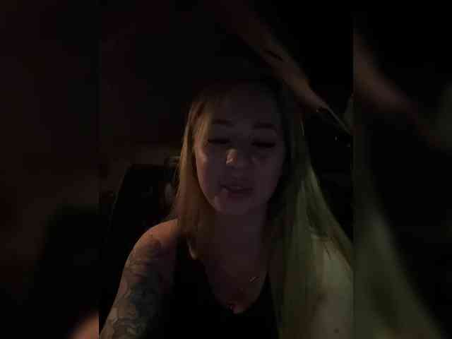 Miss-Etikaa webcam